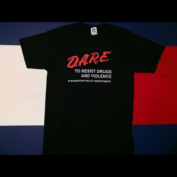 Fruit of the Loom Tops - Vintage DARE shirt